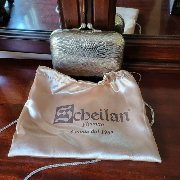 Scheilan Firenze Metallic Purse - Picture 6 of 6